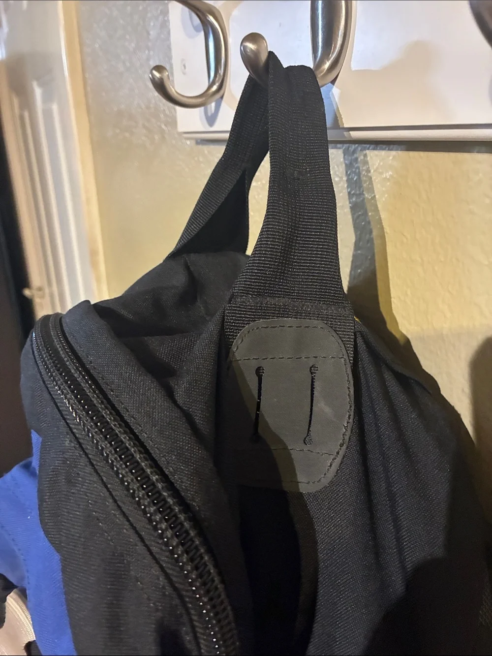Kelty Redwing 2400 Backpack in Blue and Black